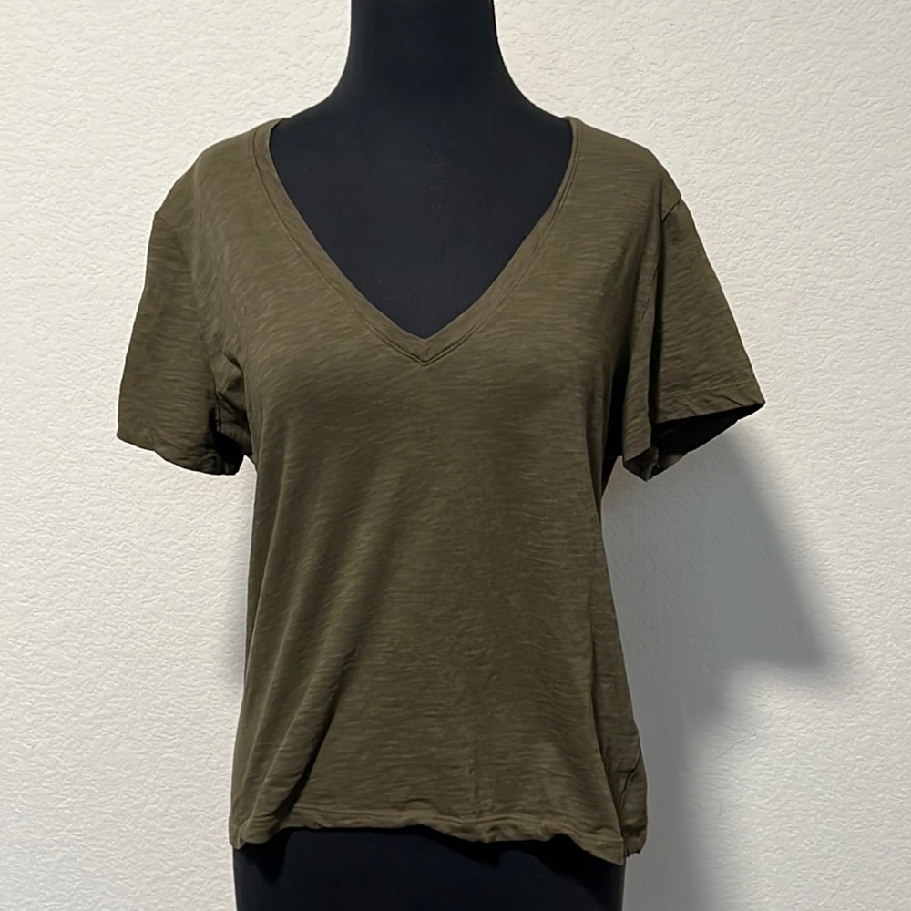 Madewell V neck green basic t shirt
